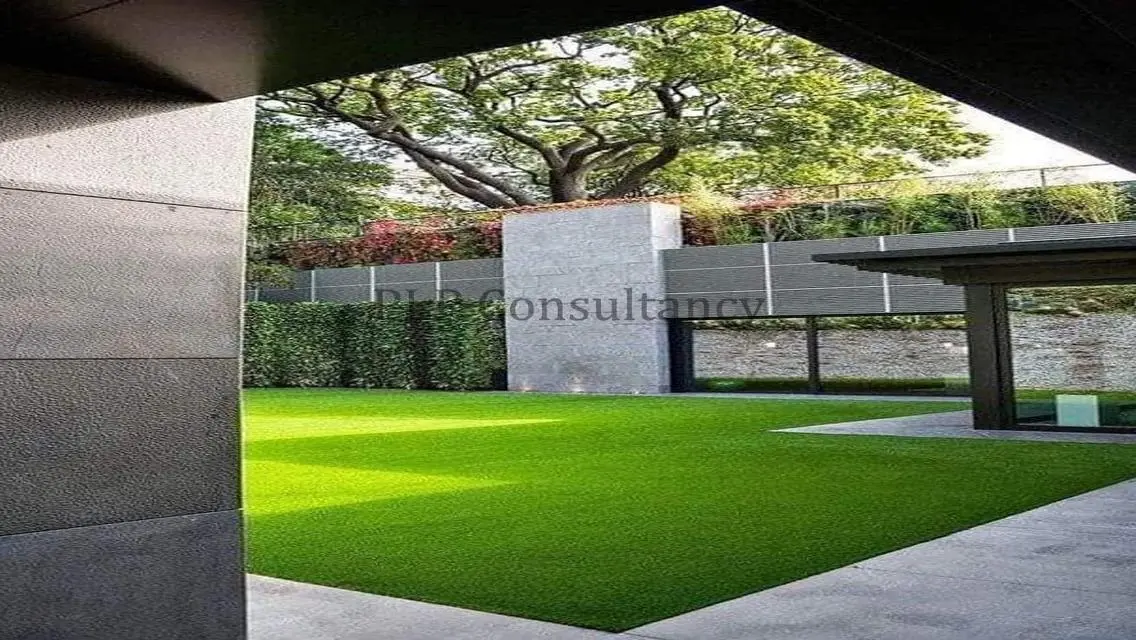 Stunning House with Shared Pool and Private Garden