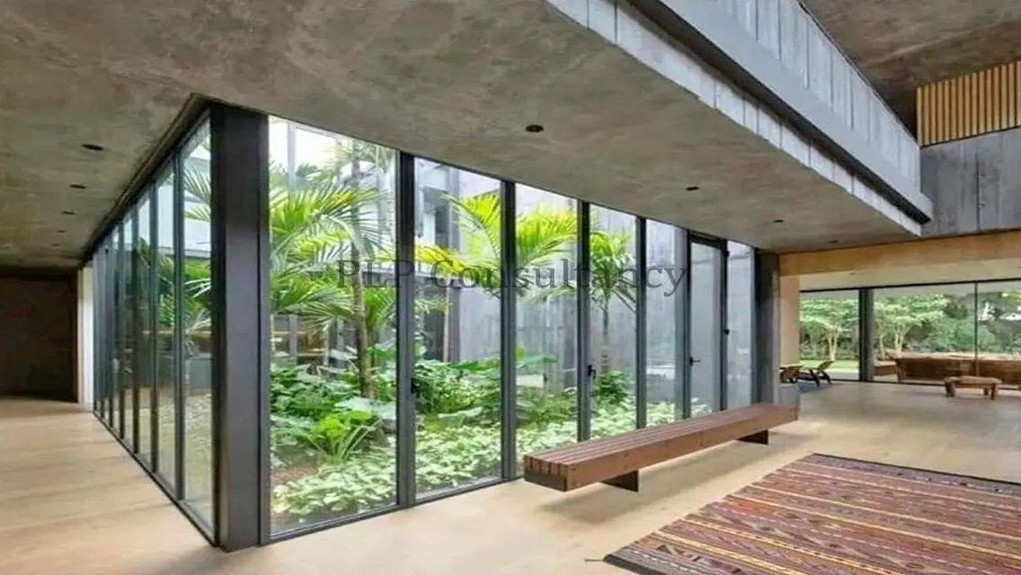 Stunning House with Shared Pool and Private Garden
