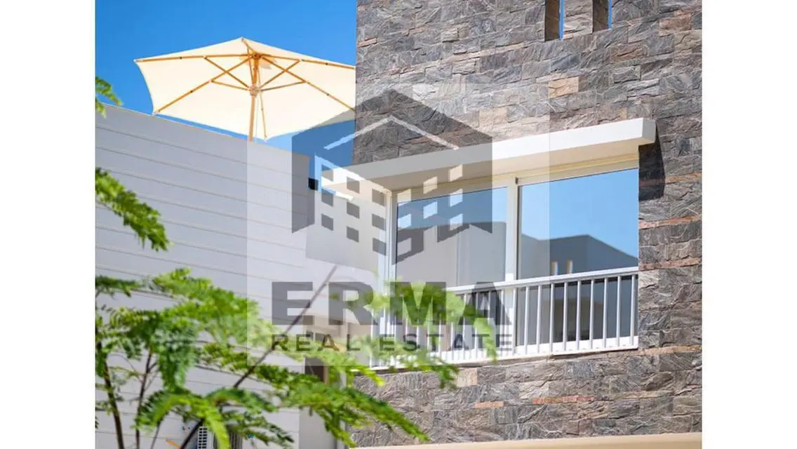 Sea-View Apartment with Spacious Layout