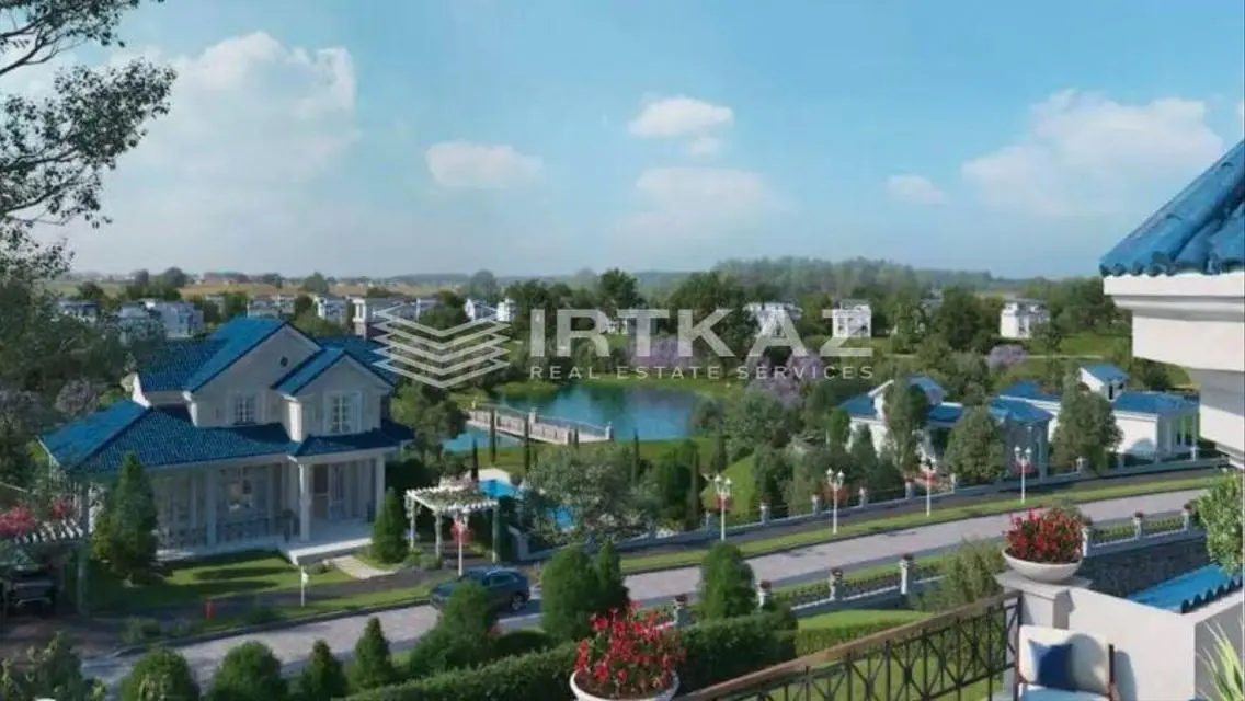 Luxury Villa with Stunning Lake View