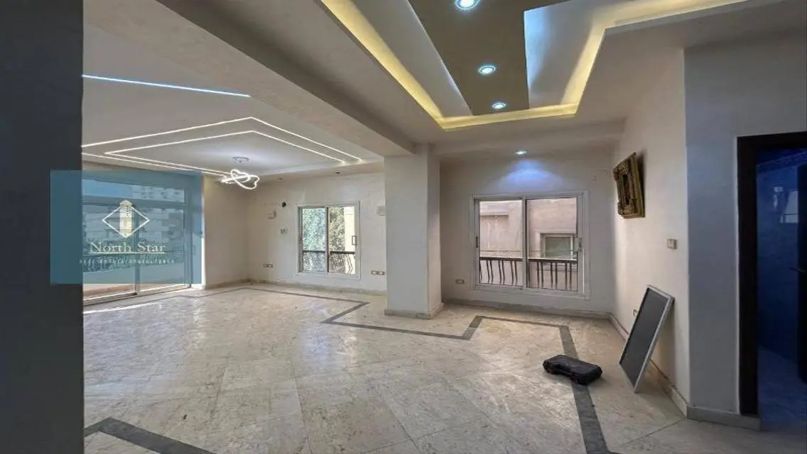عقار متميز بمساحة 300 متر مع مزايا رائعة