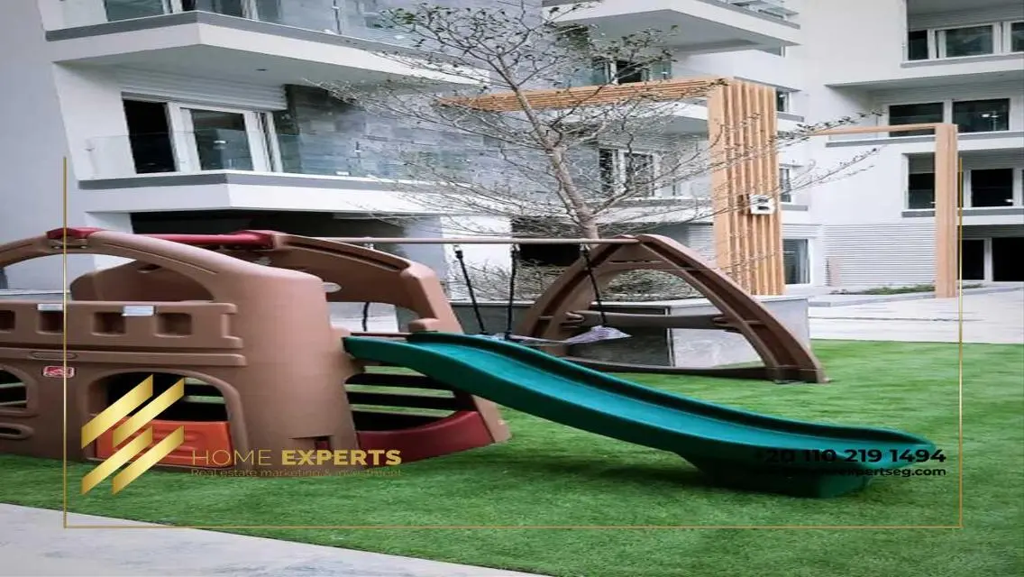 Luxury Apartment of 175 sqm with Private Balcony and Garden
