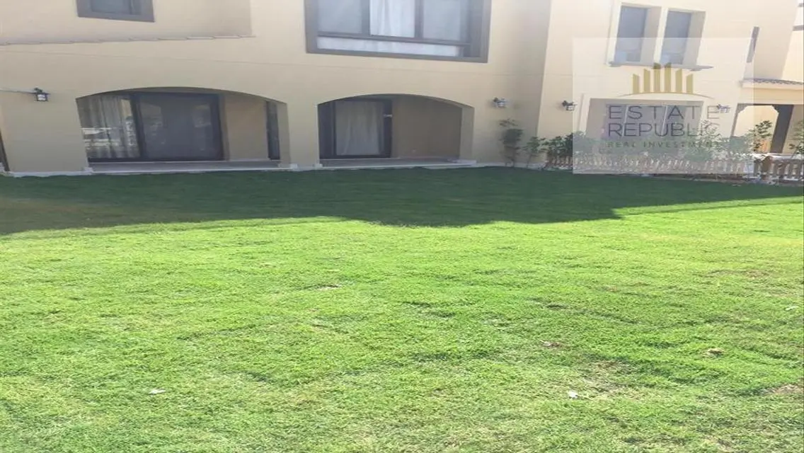 شقة فاخرة للبيع مع إطلالة رائعة