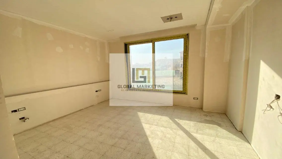 Luxury Villa with Private Garden and Pool
