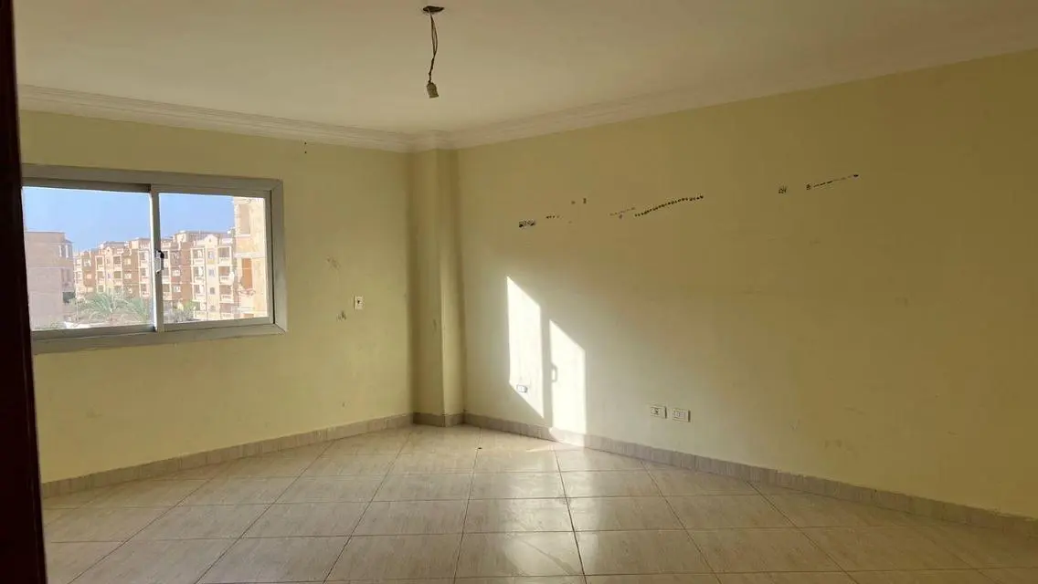 شقة مميزة بمساحة واسعة وإطلالة رائعة