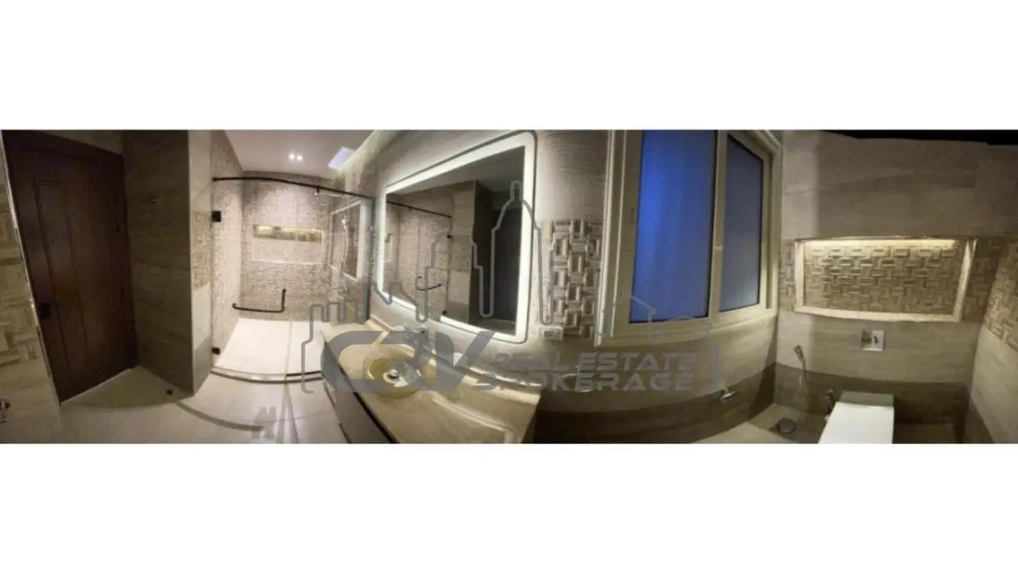 فيلا فاخرة مع حديقة خاصة ومسبح
