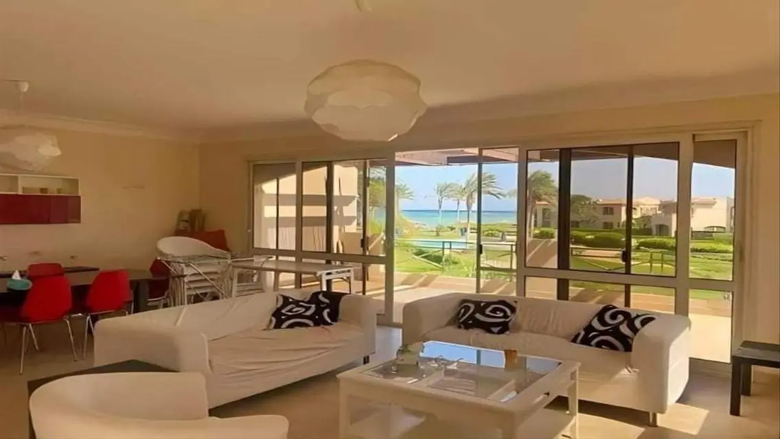 Luxury Lakeview Apartment for Sale