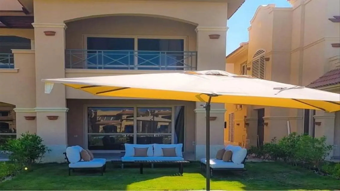 Luxury Lakeview Apartment for Sale