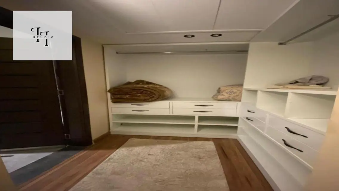 Spacious Luxury Apartment in AUC