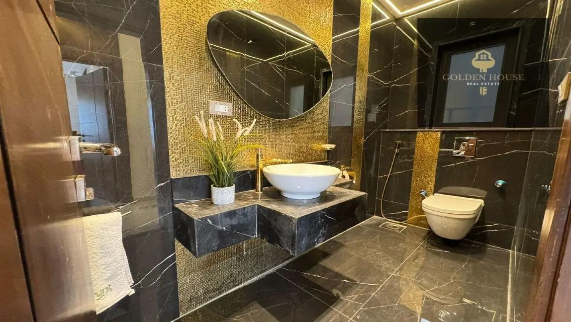 Elegant Lake View Apartment 2-3-4