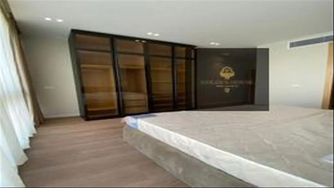 Lake View Apartment at Residence 145