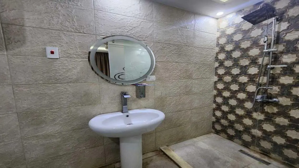 Luxury Apartment with 100 Sqm and Balcony