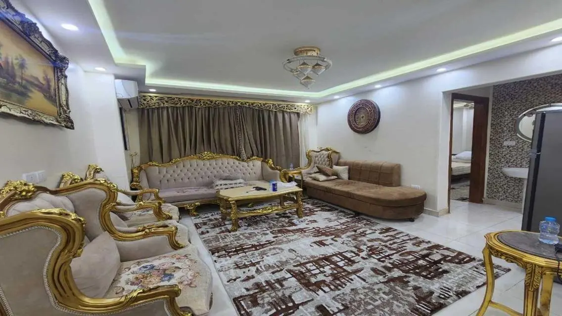 Luxury Apartment with 100 Sqm and Balcony