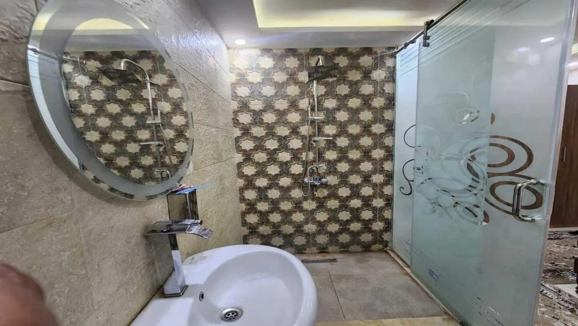 Luxury Apartment with 100 Sqm and Balcony