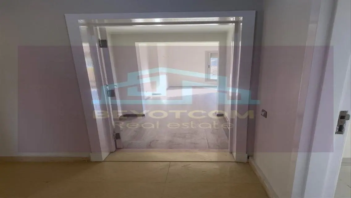 Luxurious Apartment with Spacious Layout in Prime Location