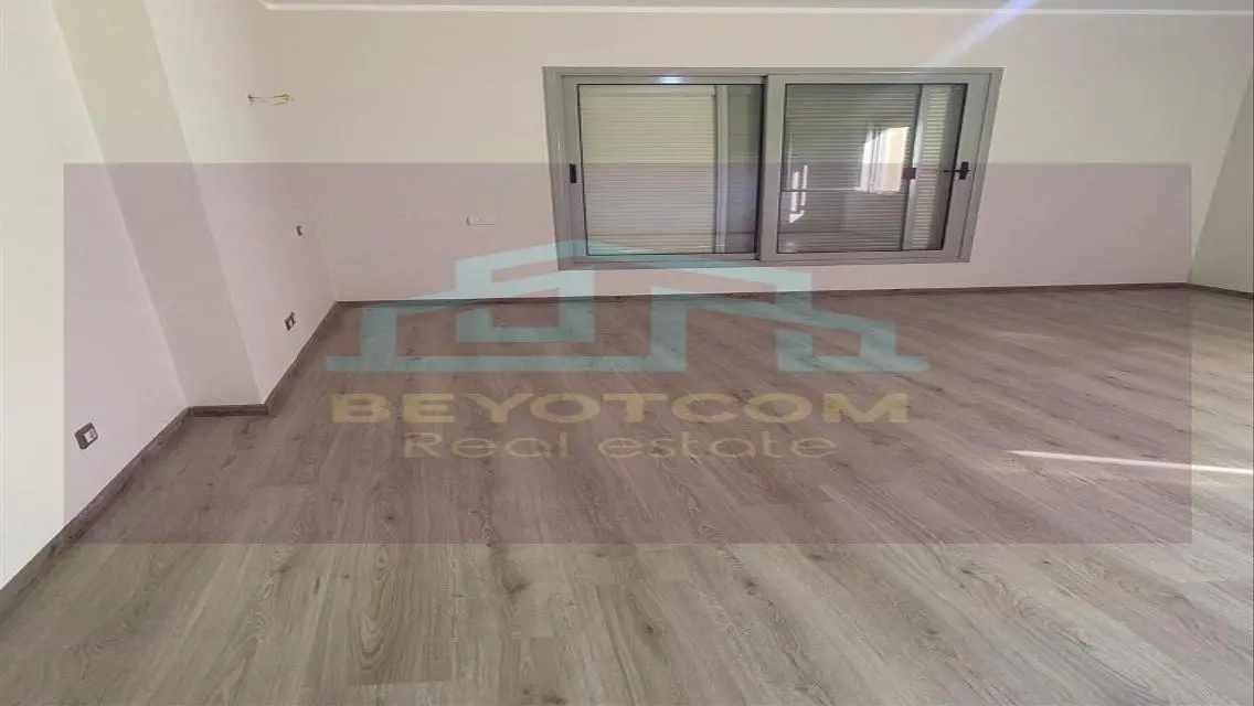 Luxurious Apartment with Spacious Layout in Prime Location