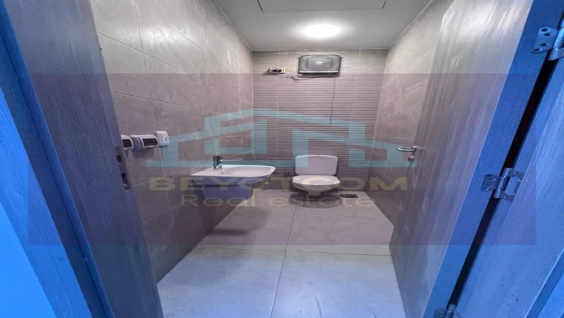 Luxurious Office Space for Rent with Various Amenities