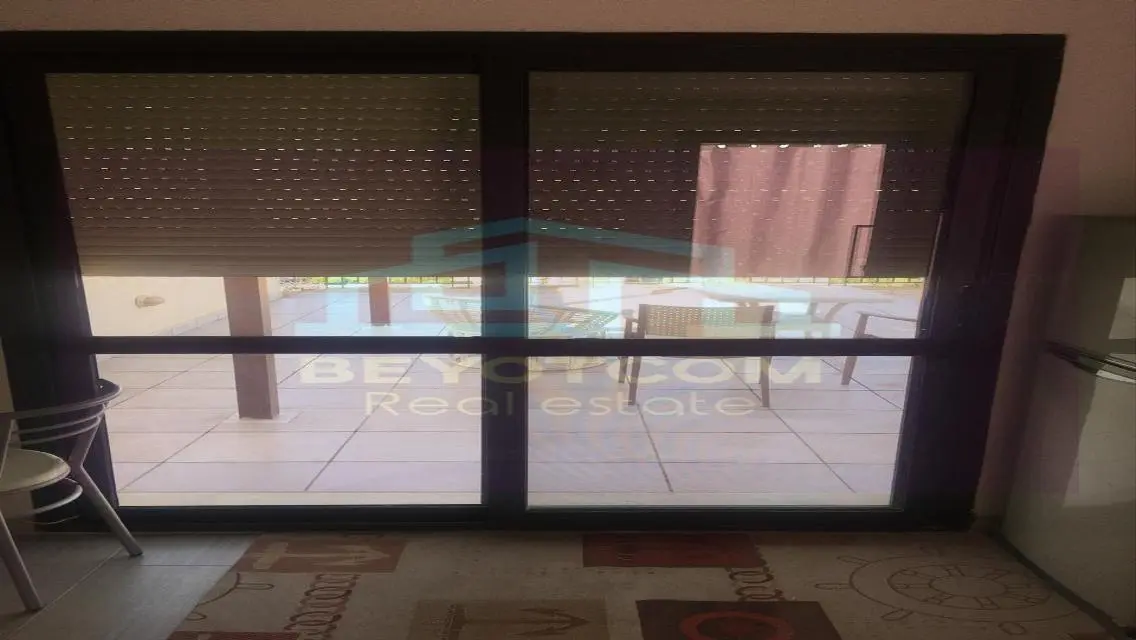 Luxury Apartment Overlooking Lake in the Heart of the City