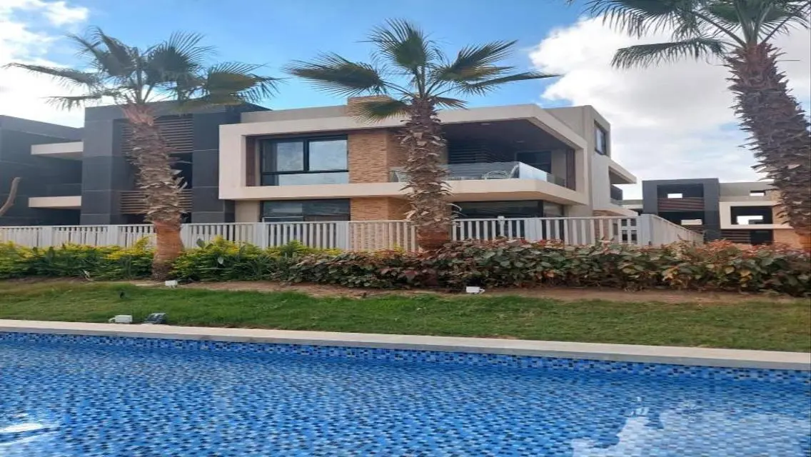 Luxury and Comfort in a Stunning Residential Unit