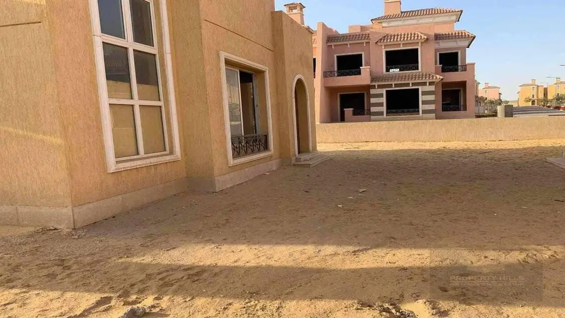 فيلا فاخرة مع مسبح خاص وحديقة
