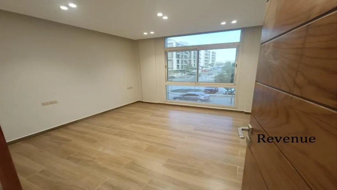 3-Bedroom Apartment in Taj City