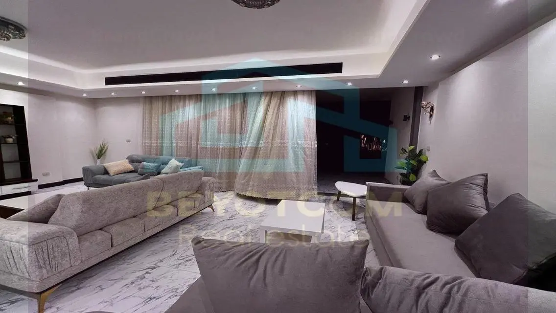 شقة فاخرة للبيع مع إطلالة على البحيرات