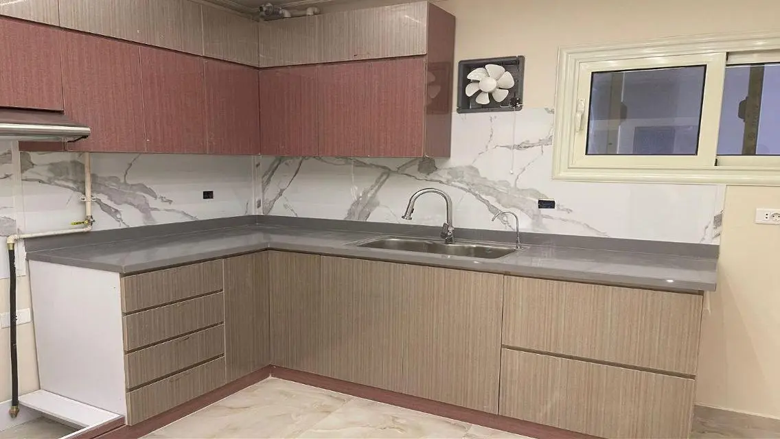 شقة فاخرة للإيجار بحارس أمن