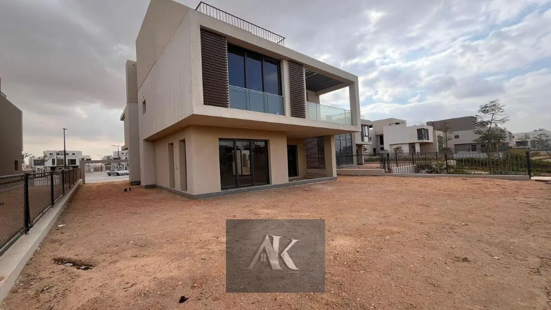 Luxury 157 sqm Apartment with Lake Views