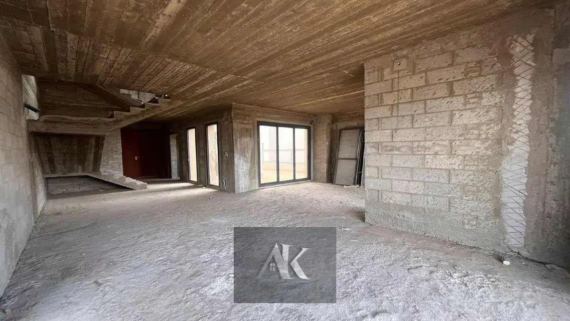 Luxury 157 sqm Apartment with Lake Views
