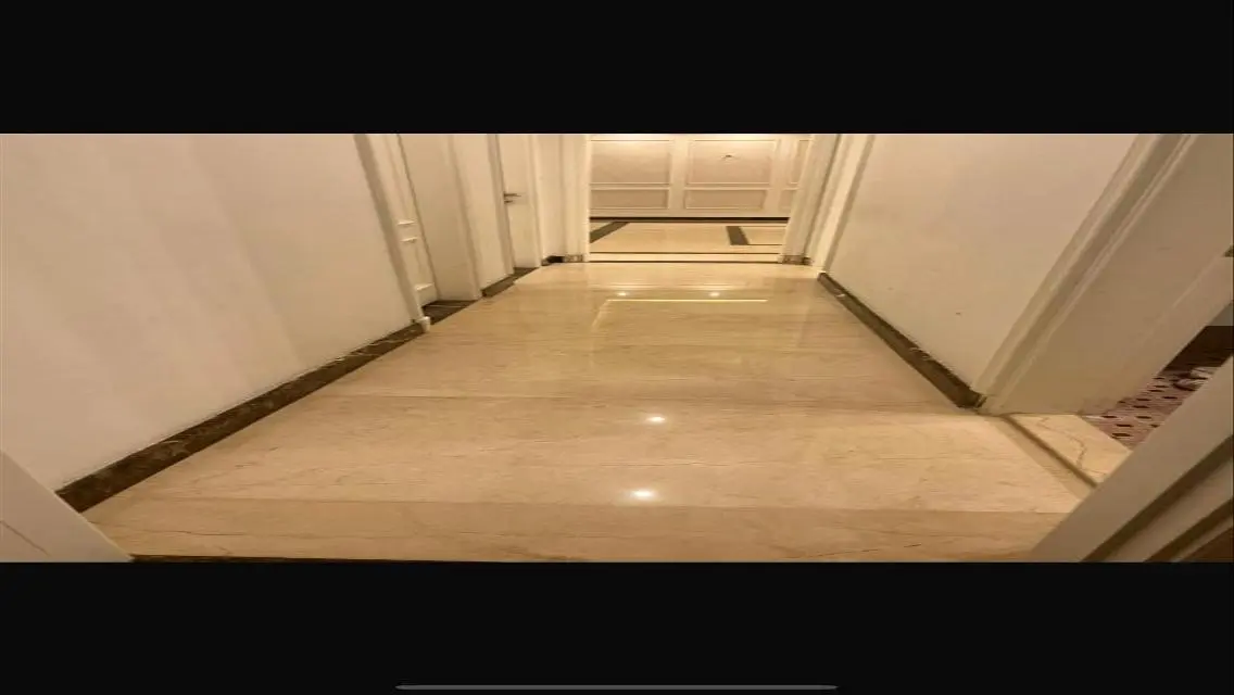 شقة فاخرة بمساحة واسعة ومميزات مميزة للبيع