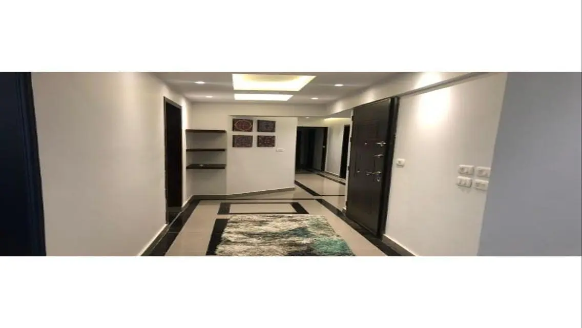 شقة فاخرة بمساحة واسعة ومميزات مميزة للبيع