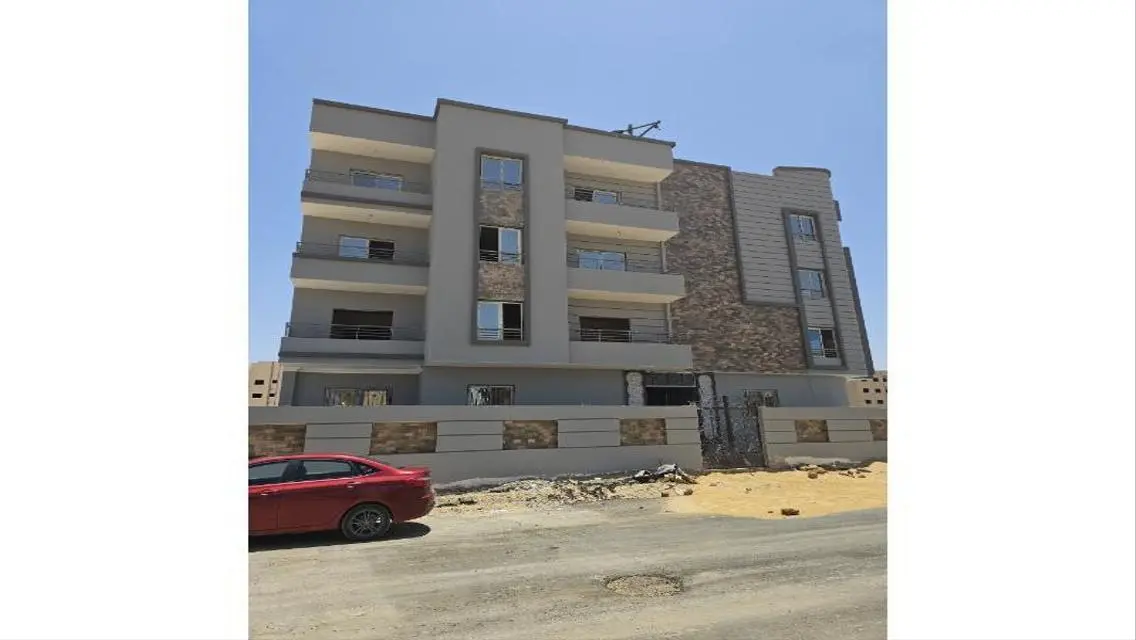 شقة مميزة للايجار بمساحة واسعة
