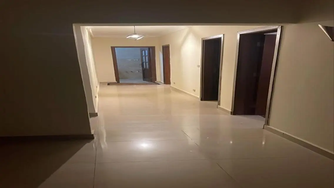 شقة فاخرة للبيع في موقع متميز