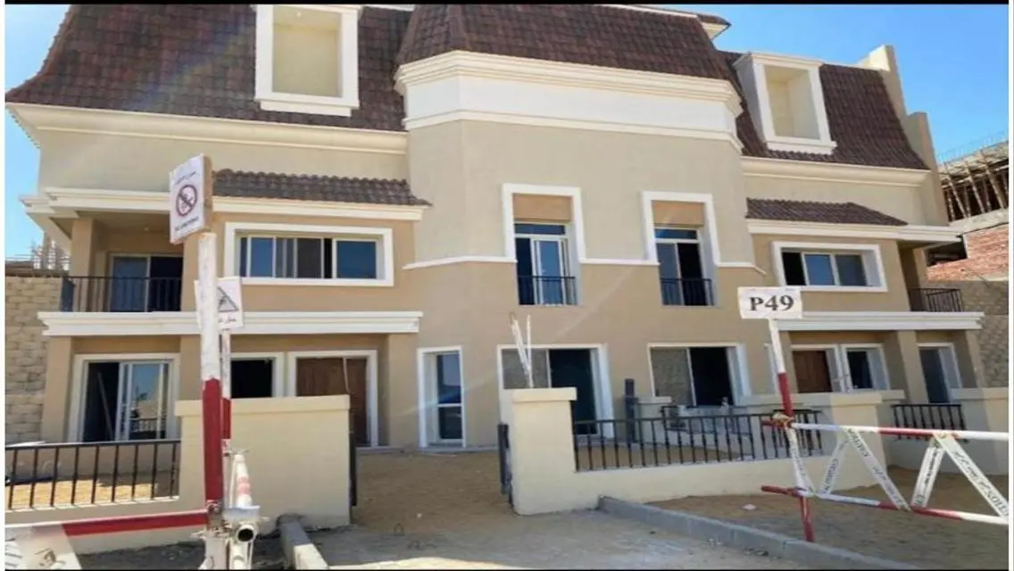Luxury Apartment Overlooking Lakes for Sale at 10,370,000 EGP