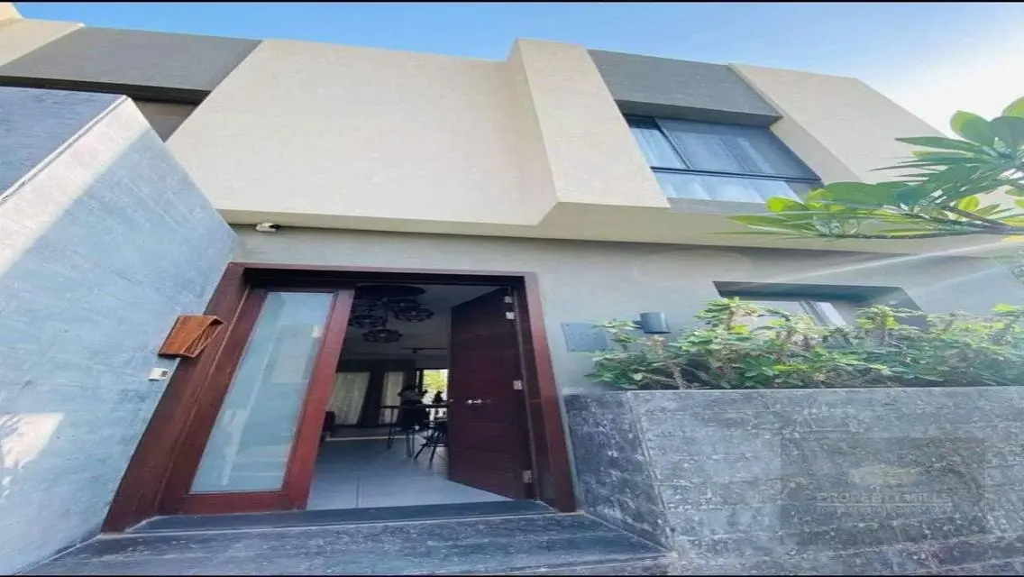 Stunning Apartment for Sale in West