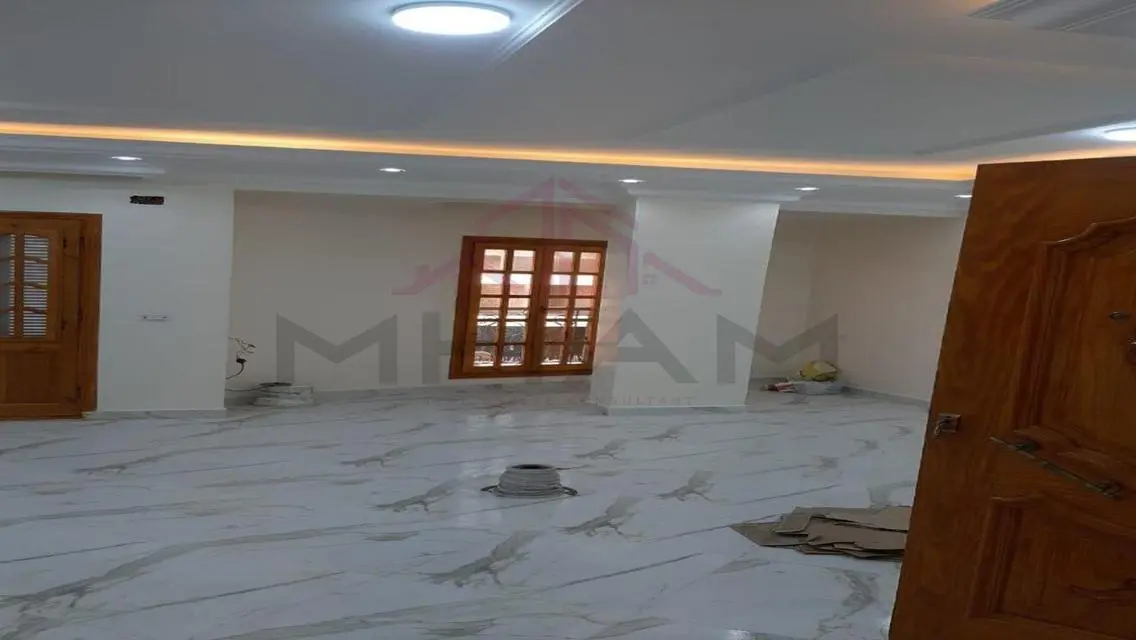 شقة للإيجار بمساحة 6200 متر