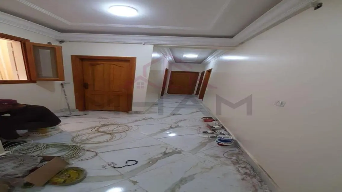 شقة للإيجار بمساحة 6200 متر