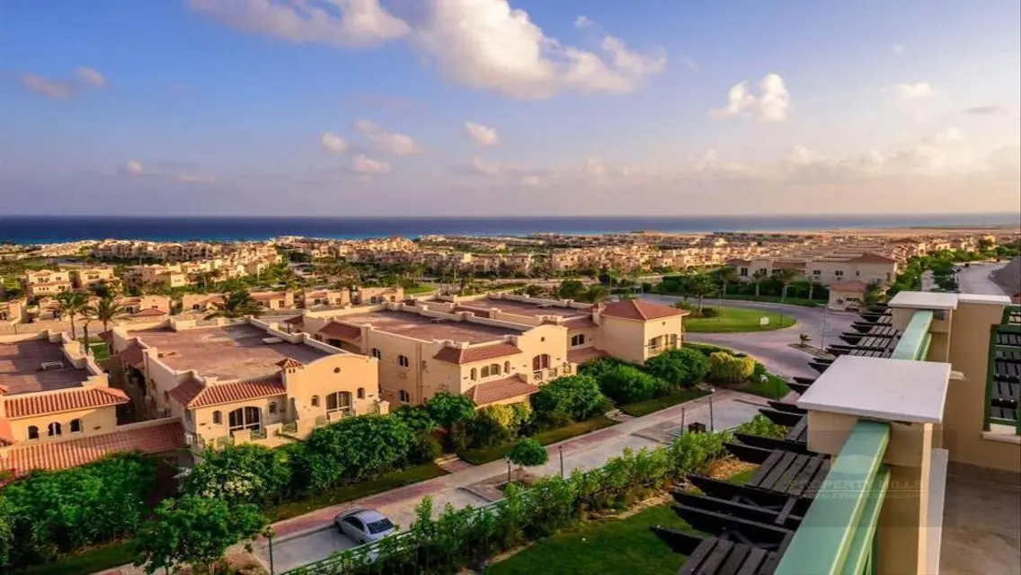 Luxurious Villa with Private Garden and Pool