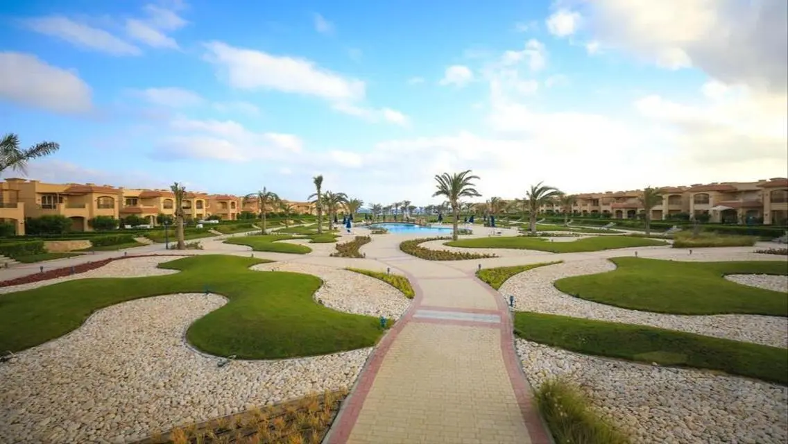 Luxurious Villa with Private Garden and Pool