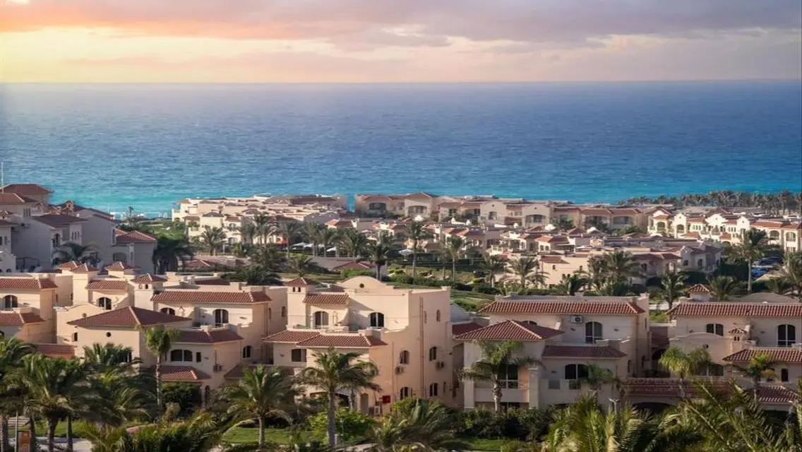 Luxurious Villa with Private Garden and Pool