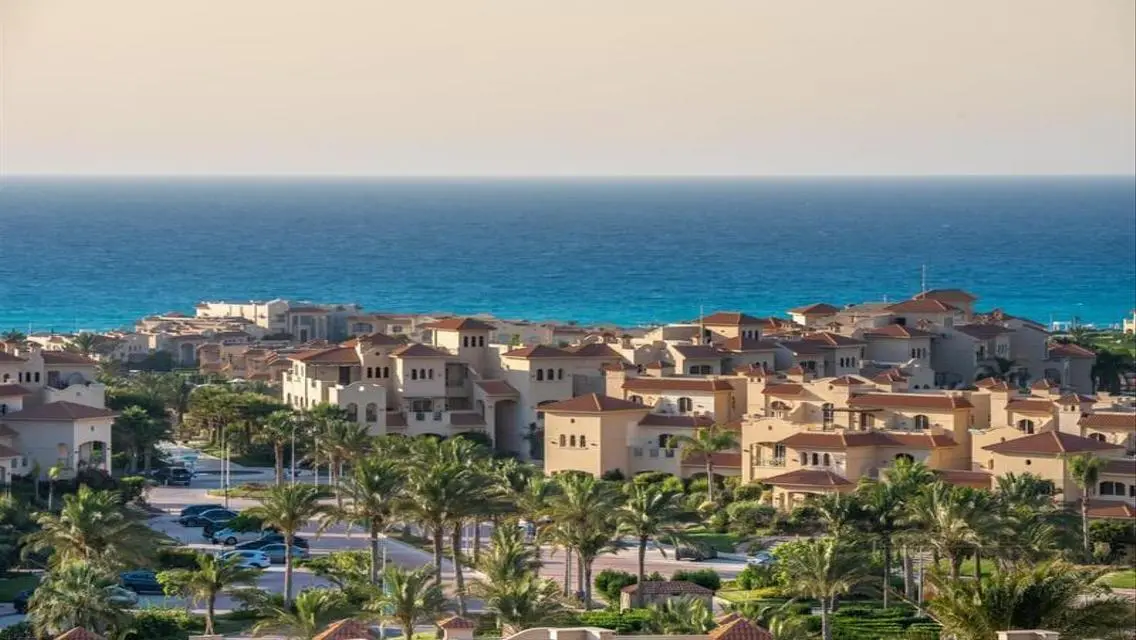 Luxurious Villa with Private Garden and Pool