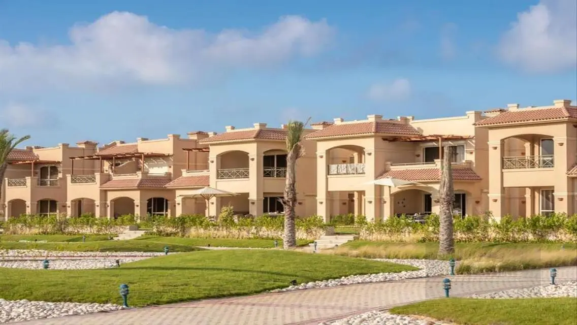 Luxurious Villa with Private Garden and Pool