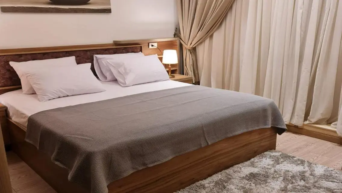 Luxury Apartment with Lake View for Sale