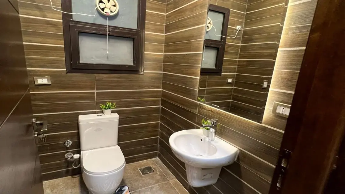Luxury 3-Bedroom Apartment with Exceptional Amenities in Great Location