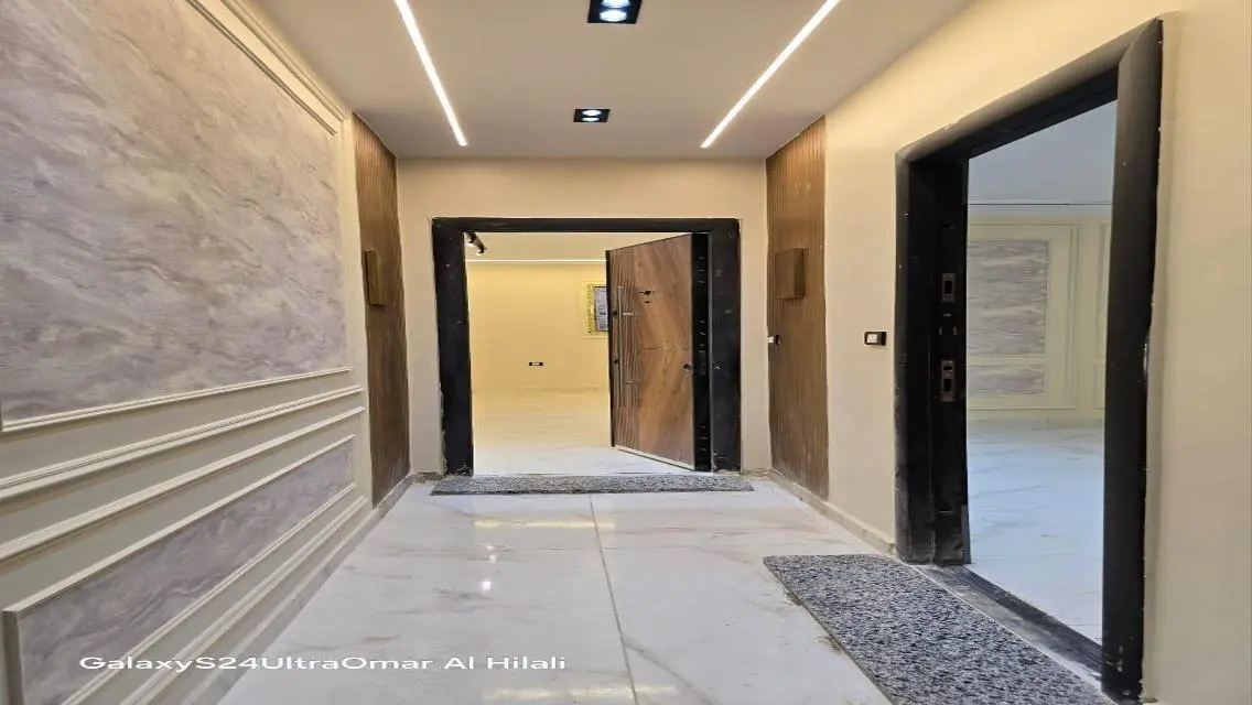 Modern Apartment for Sale near Gardens 707