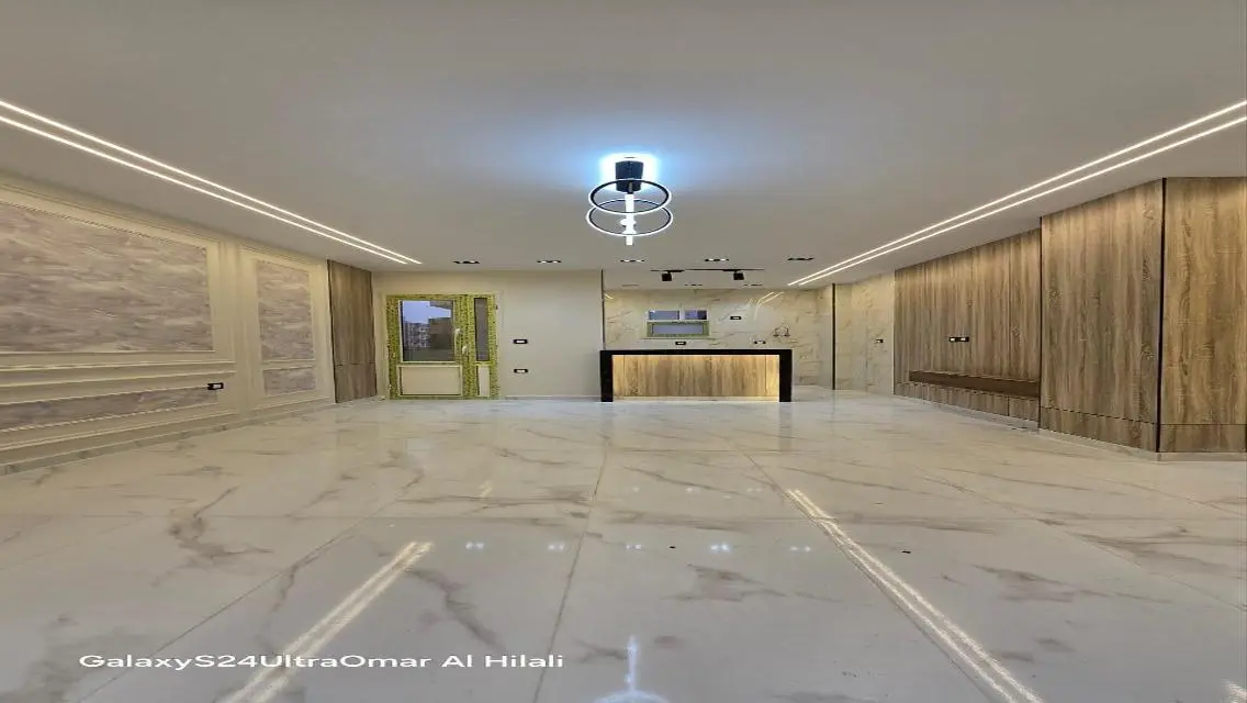 Modern Apartment for Sale near Gardens 707