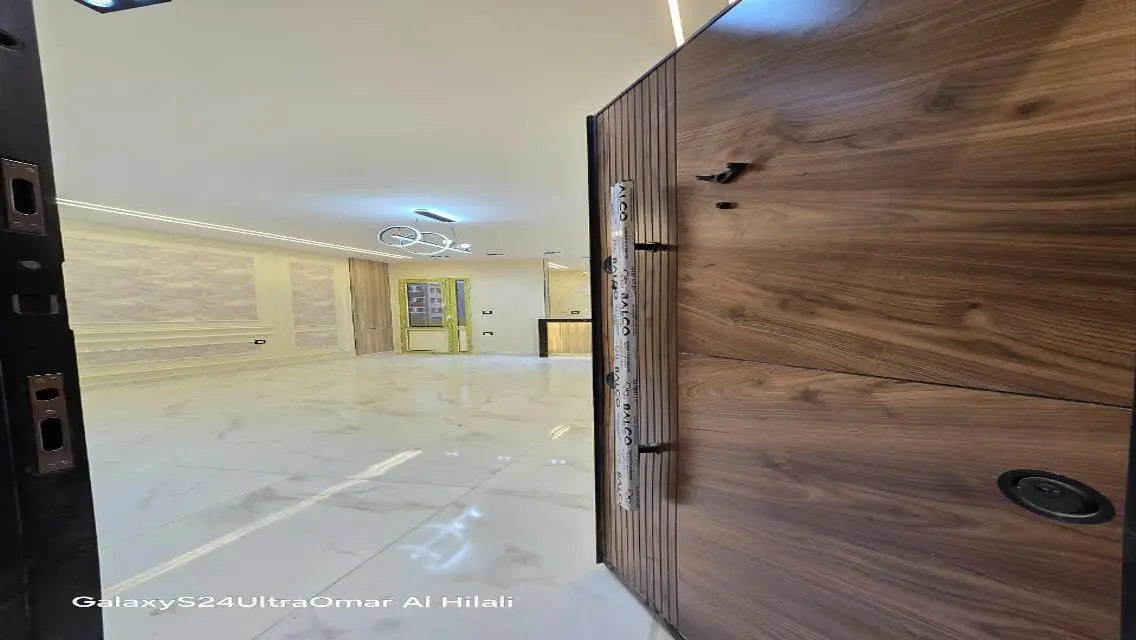 Modern Apartment for Sale near Gardens 707