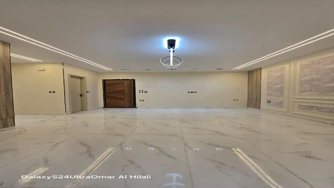 Modern Apartment for Sale near Gardens 707