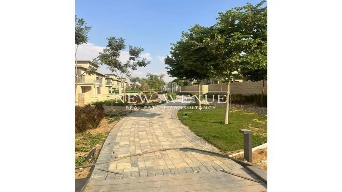 Luxury Apartment in SLR IRI-217