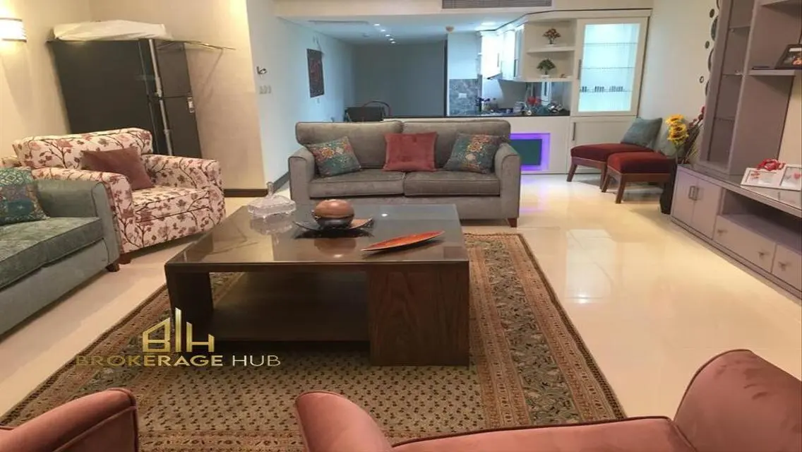 شقة فاخرة جديدة للإيجار بمساحة 150 متر2